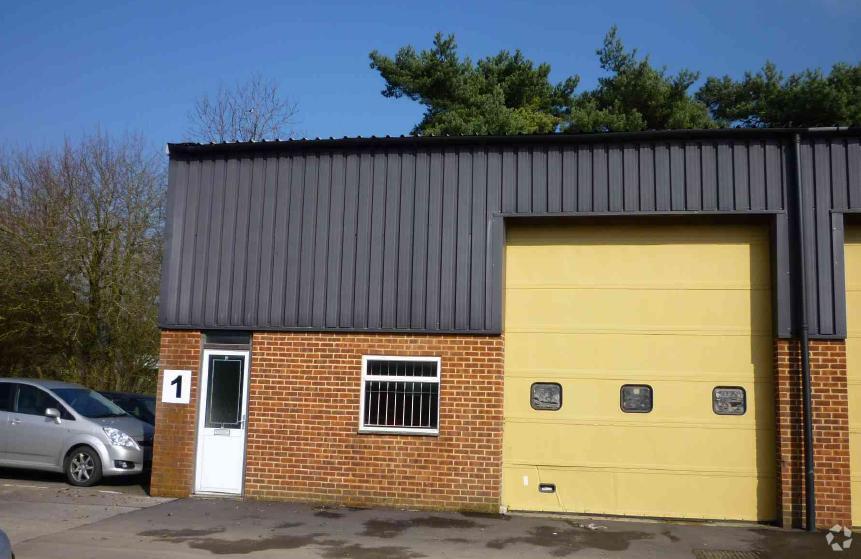 Oxford Rd, Banbury, OX17 3HJ