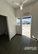 1657 University Pky, Sarasota, FL for lease Interior Photo- Image 2 of 6