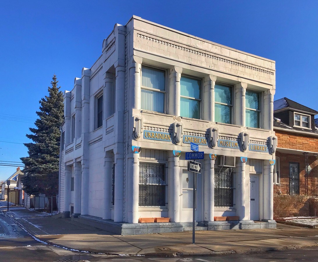 11756 Charest St, Hamtramck, MI 48212