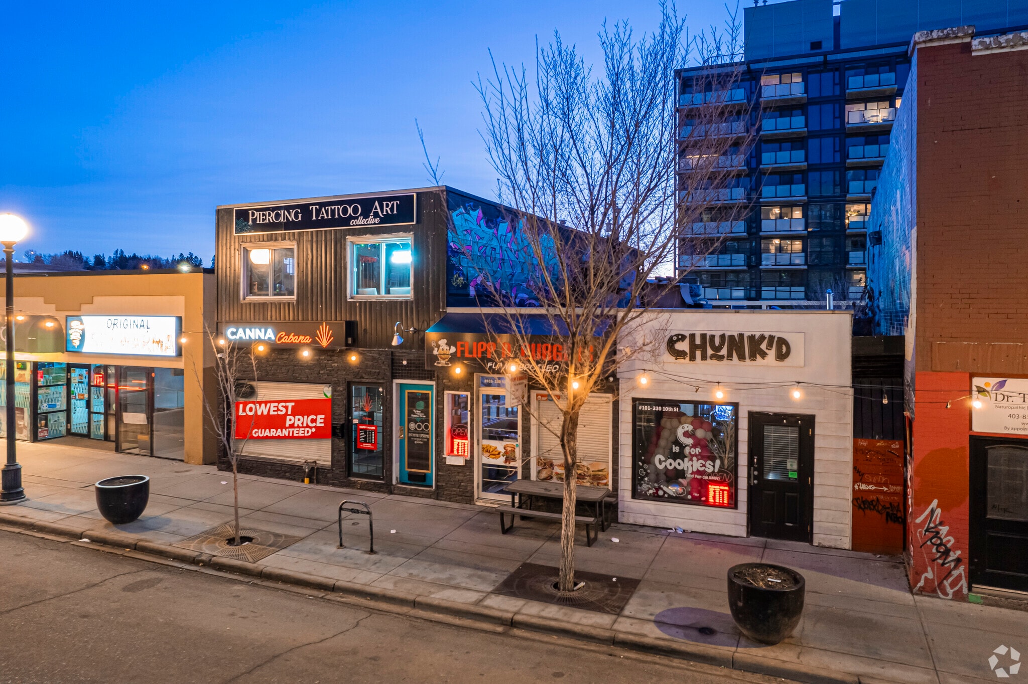 330 10th St NW, Calgary, AB for sale Primary Photo- Image 1 of 1