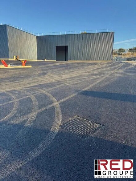 Industrial in Lambesc for lease - Building Photo - Image 3 of 5