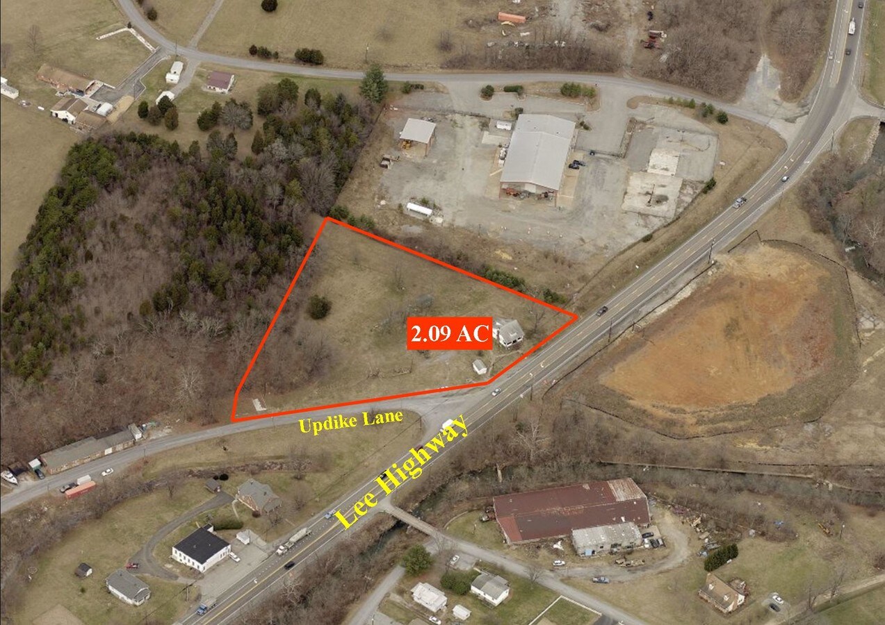 1649 Lee Hwy, Cloverdale, VA 24077