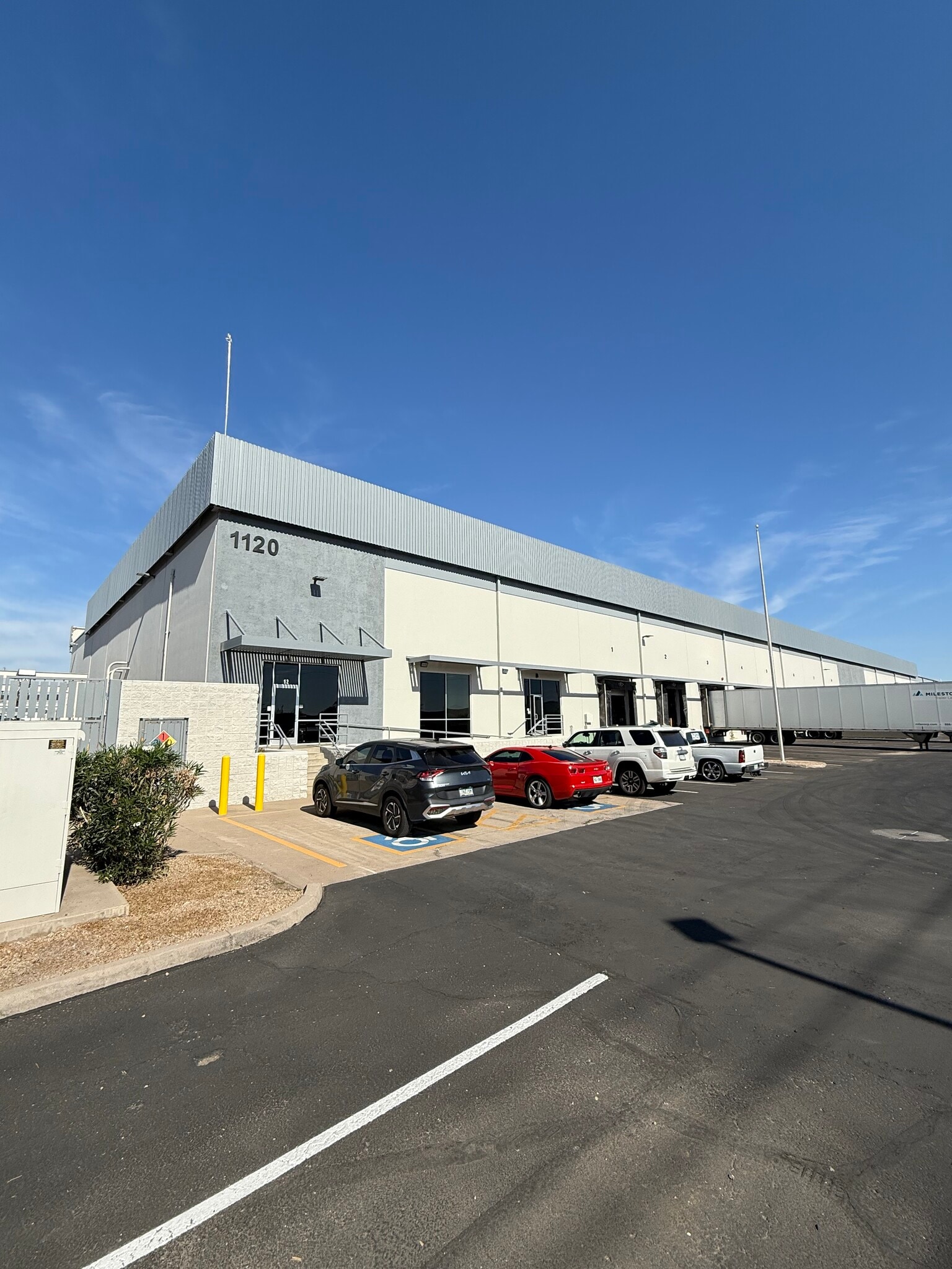 1120 W Fairmont Dr, Tempe, AZ for lease Interior Photo- Image 1 of 4