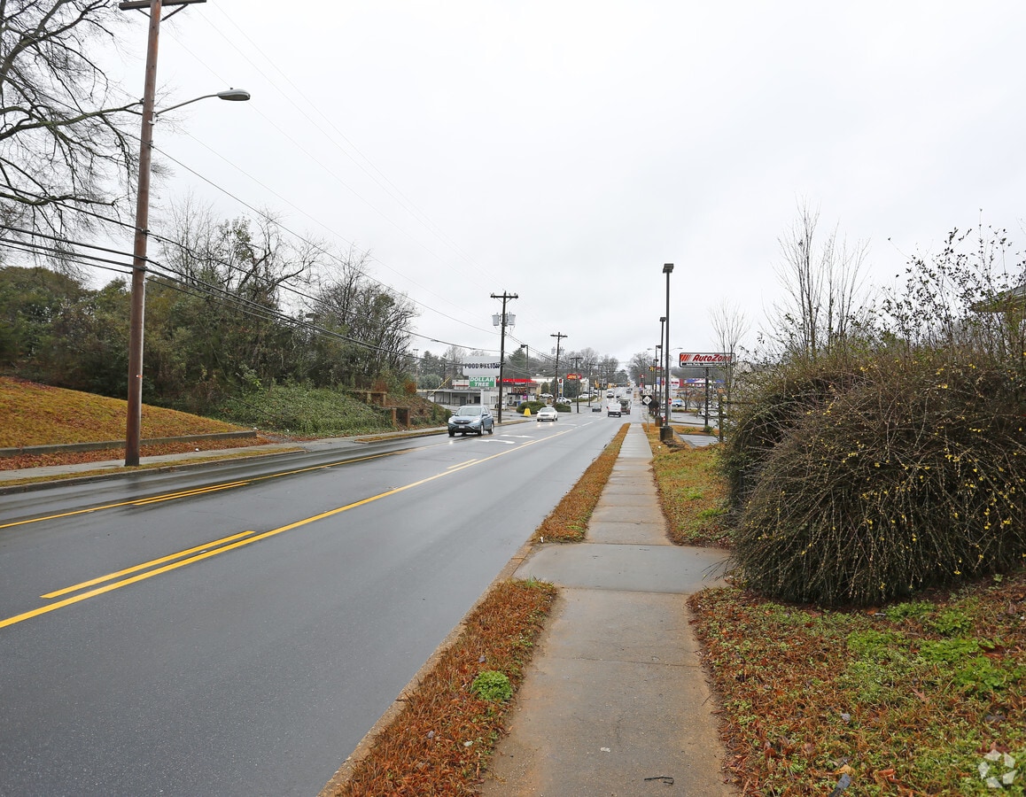 619 E King St, Kings Mountain, NC 28086