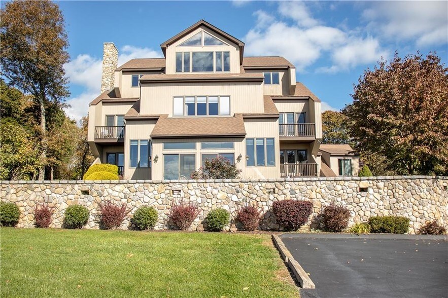 230 Shore Rd, Westerly, RI 02891