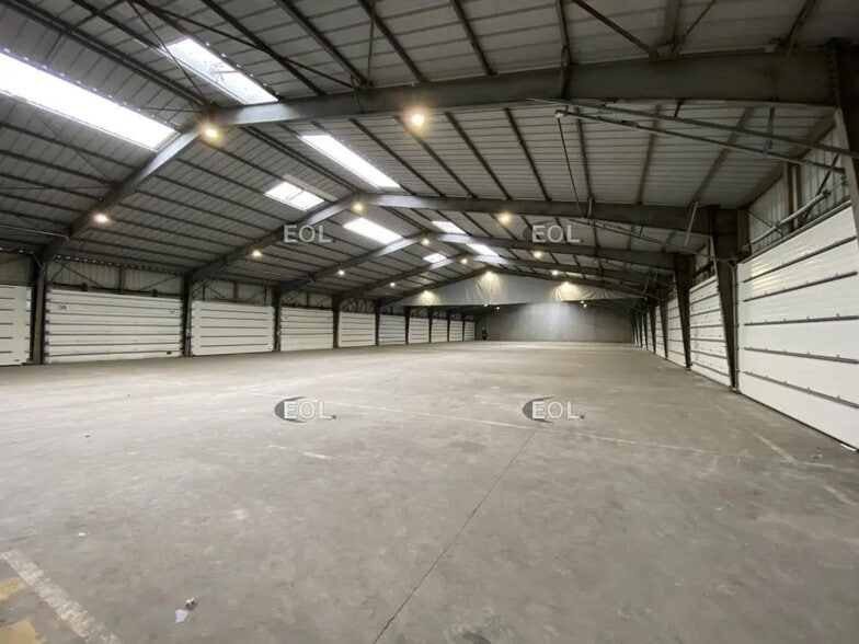 Industrial in Lezennes for lease - Interior Photo - Image 3 of 7