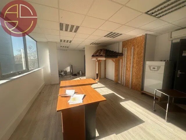 Office in Toulouse for sale - Interior Photo - Image 1 of 7