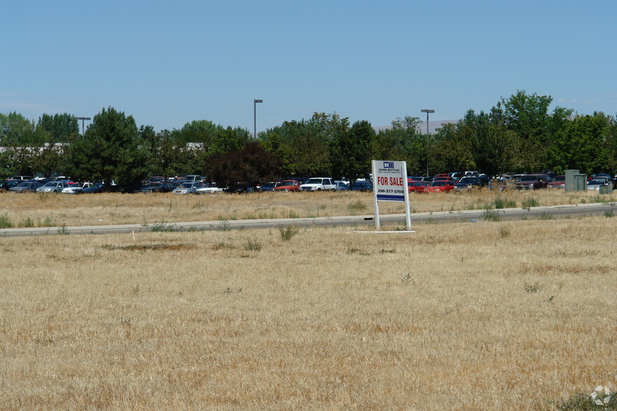 9339 W Emerald St, Boise, ID for sale - Primary Photo - Image 1 of 1