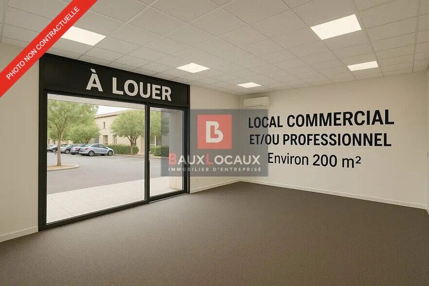 Retail in Salon-de-Provence for lease - Interior Photo - Image 1 of 3
