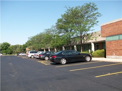 85-95 Revere Dr, Northbrook, IL for lease - Building Photo - Image 1 of 4