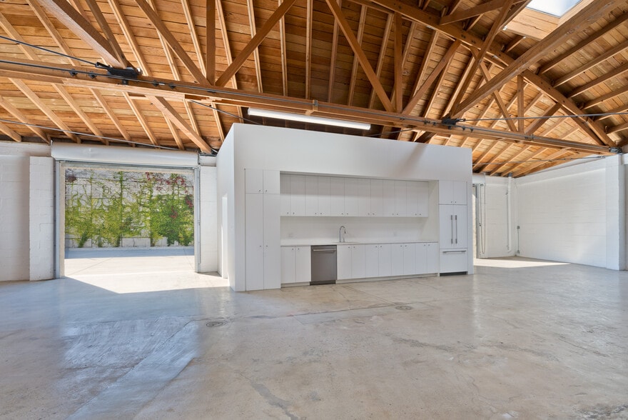 5142-5148 W Jefferson Blvd, Los Angeles, CA for lease - Interior Photo - Image 3 of 8