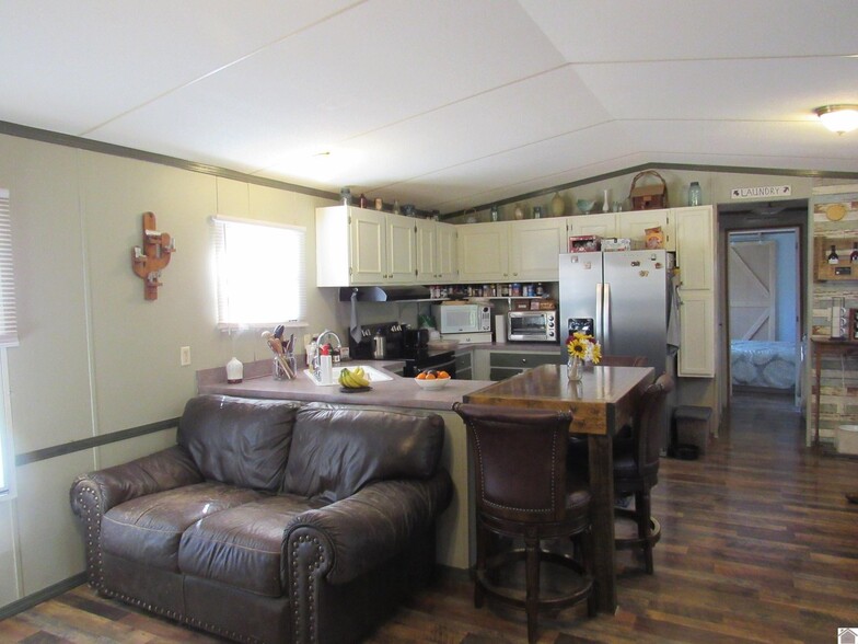 80 Luttrell Rd, Cadiz, KY for sale - Interior Photo - Image 3 of 6