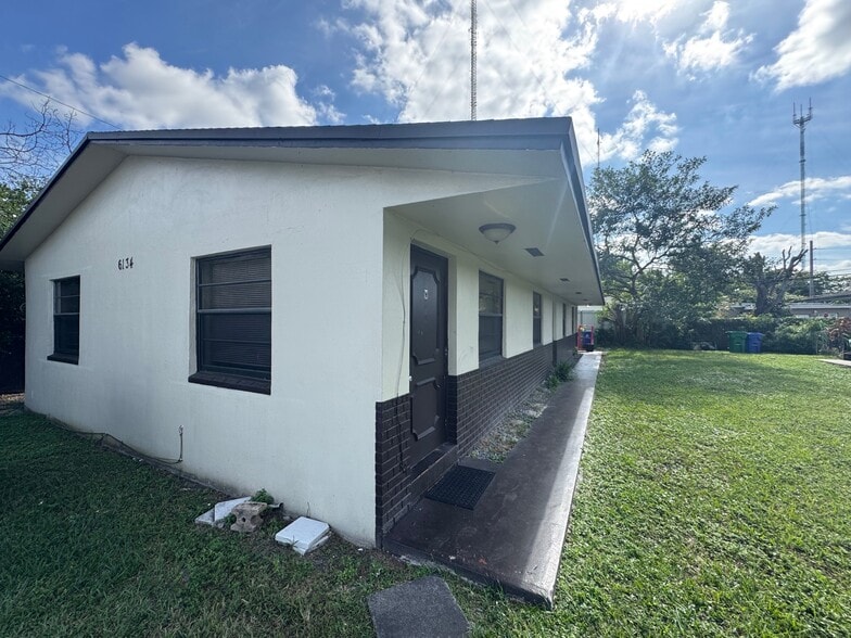 6134 SW 40th Ct, Miramar, FL for sale - Building Photo - Image 2 of 8