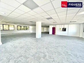 Office in Aix-en-Provence for lease Interior Photo- Image 1 of 13