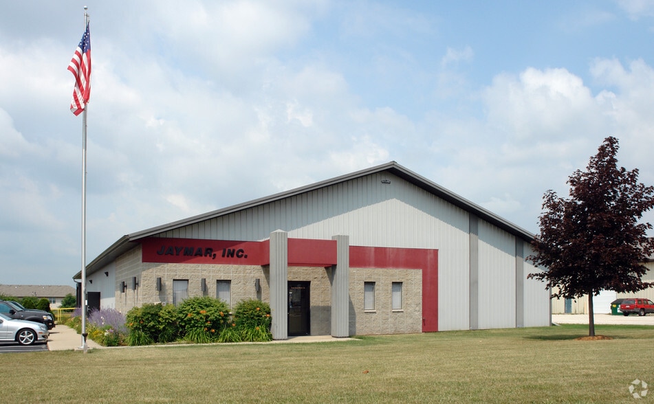 1882 Commerce Dr, De Pere, WI for sale - Primary Photo - Image 1 of 1