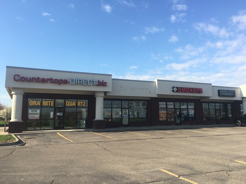 20820-20864 Hall Rd, Clinton Township, MI for lease - Building Photo - Image 3 of 5