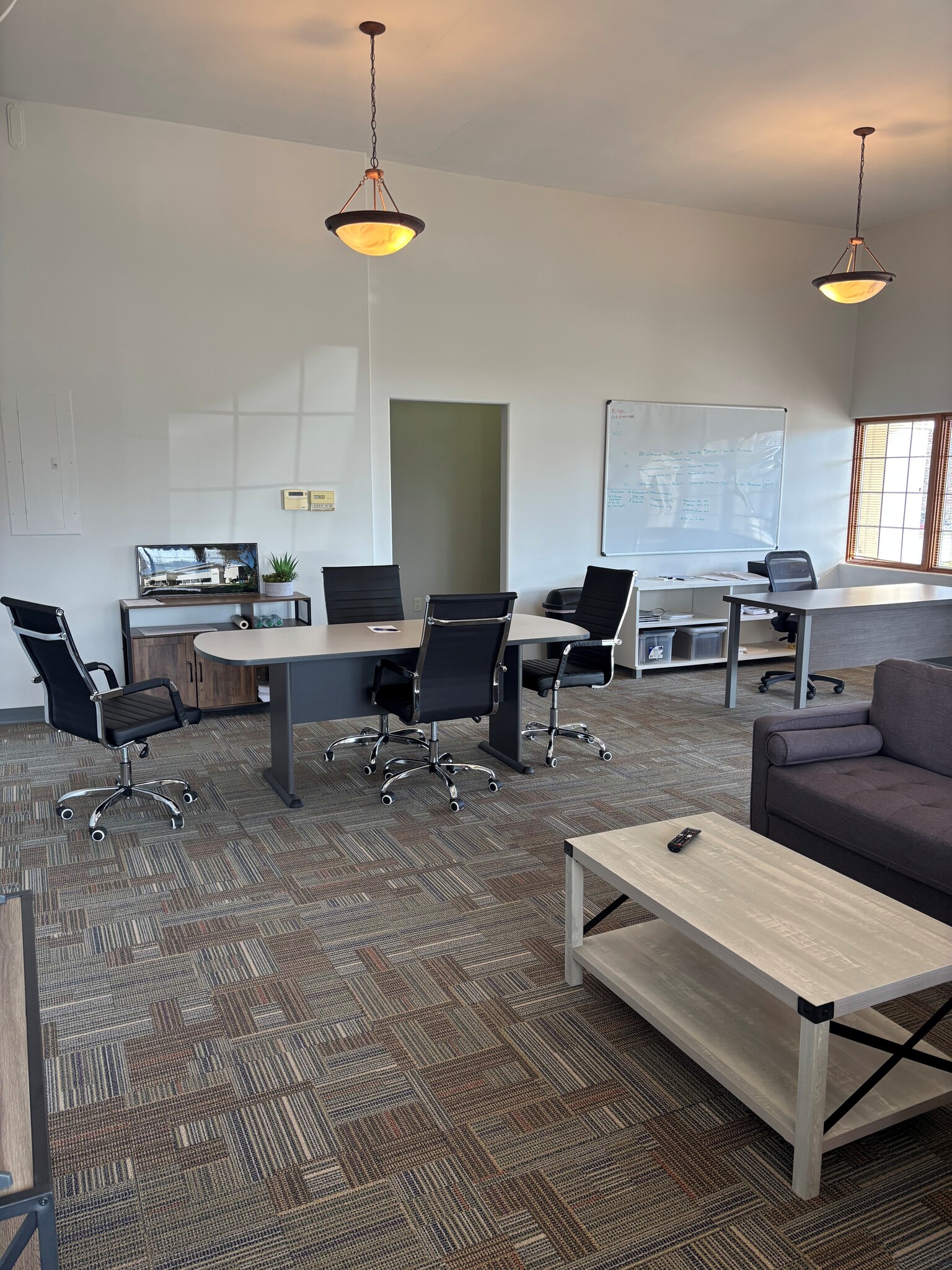 1201 Wakarusa Dr, Lawrence, KS for lease Interior Photo- Image 1 of 7