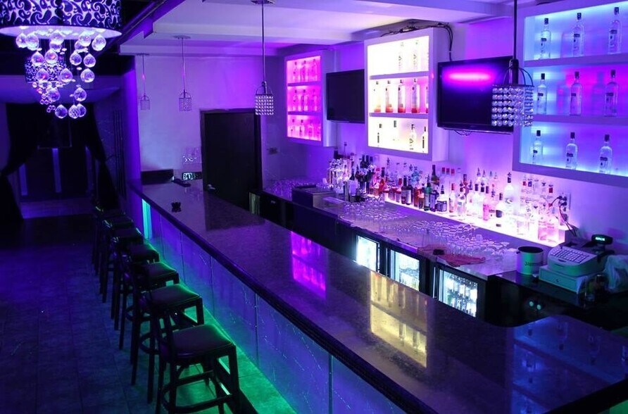 9821 Conant, Hamtramck, MI 48212