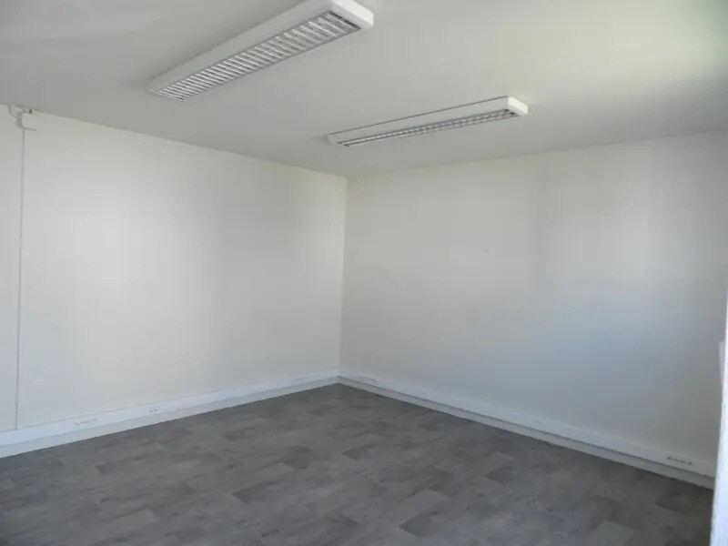 Office in Chambéry for lease Interior Photo- Image 1 of 9