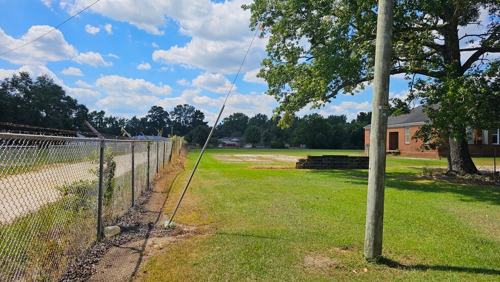 901 9th Ave, Dillon, SC for sale - Primary Photo - Image 2 of 5