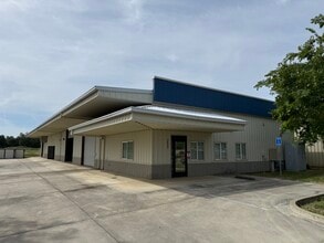 2495-A-2495-B Progress Dr, Redding, CA for lease Building Photo- Image 1 of 9