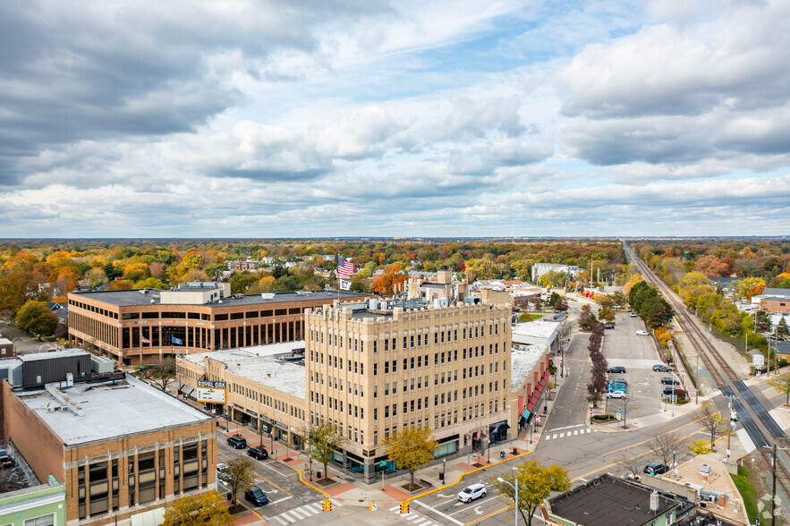 306 S Washington Ave, Royal Oak, MI for lease - Aerial - Image 3 of 4