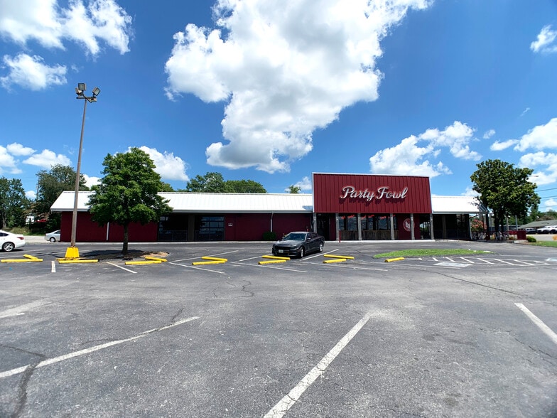 115-123 SE Broad St, Murfreesboro, TN for lease - Building Photo - Image 3 of 6