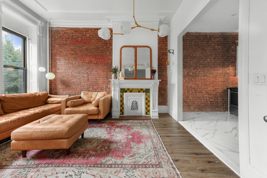 1002 Putnam Ave, Brooklyn, NY for sale - Interior Photo - Image 3 of 13