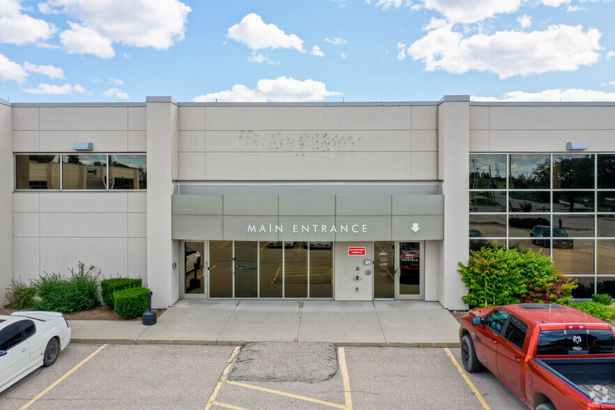 440 Phillip St, Waterloo, ON for lease - Primary Photo - Image 1 of 4