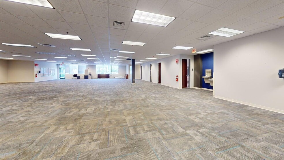 1661 Worthington Rd, West Palm Beach, FL for lease - Interior Photo - Image 3 of 4