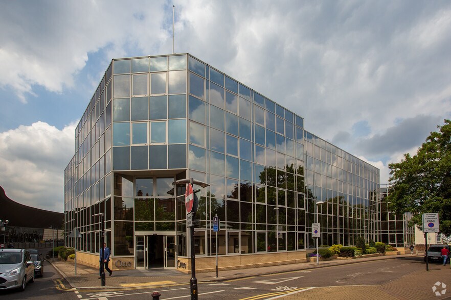 1 The Crescent, Surbiton for lease - Building Photo - Image 1 of 7