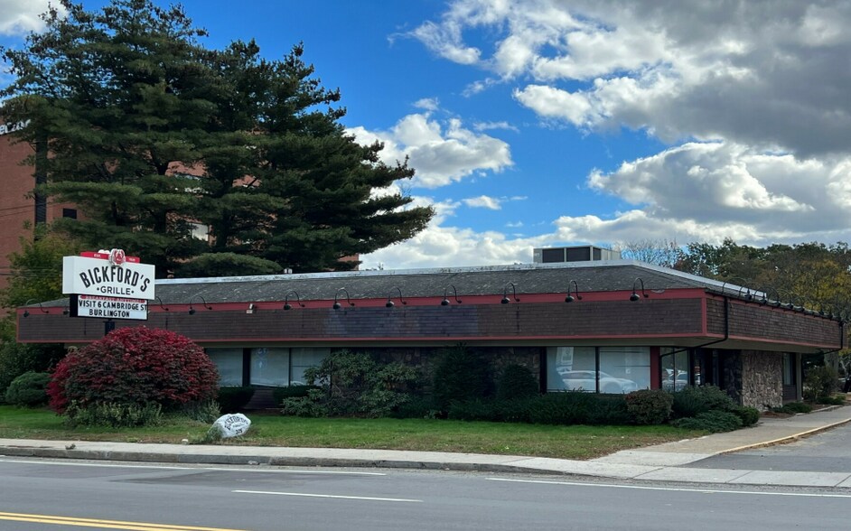 325 Montvale Ave, Woburn, MA 01801 Retail for Lease
