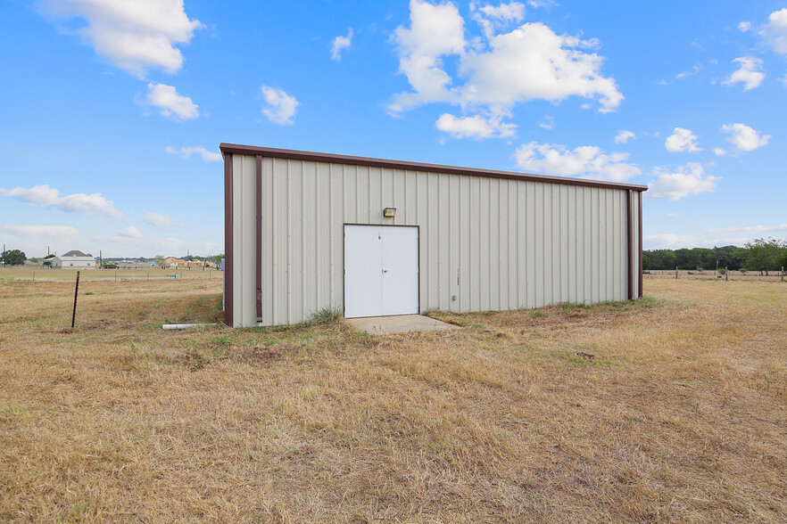 7443 Shirley, Bryan, TX for lease - Building Photo - Image 3 of 15