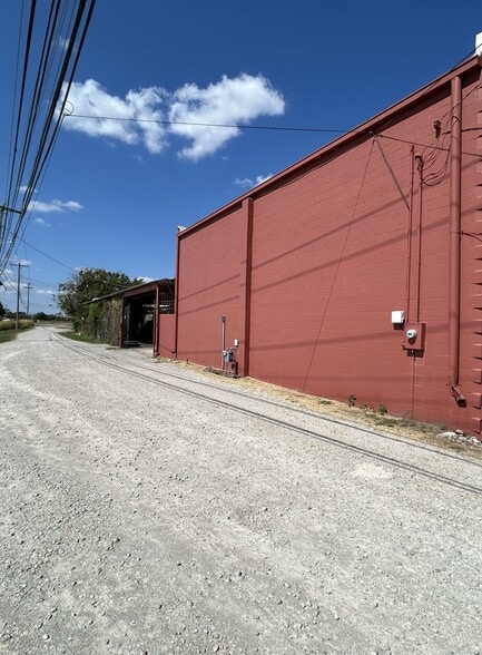 211 W Main St, Shawnee, OK for sale - Building Photo - Image 2 of 5