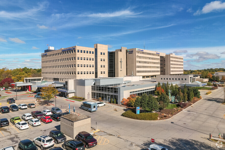 6901 N 72nd St, Omaha, NE for sale - Primary Photo - Image 1 of 1