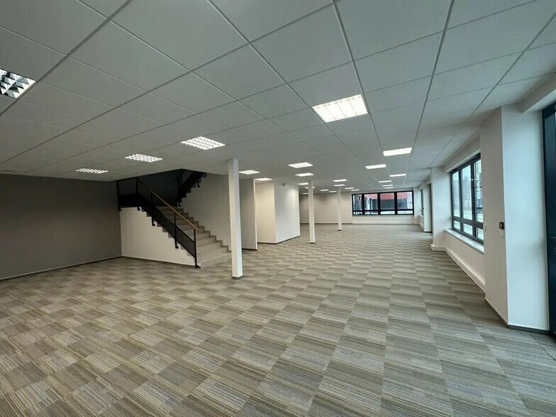 Office in Strasbourg for lease - Interior Photo - Image 1 of 6