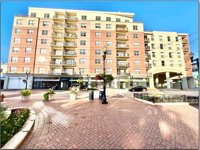 50 S Grove Ave, Elgin, IL for sale - Primary Photo - Image 1 of 1