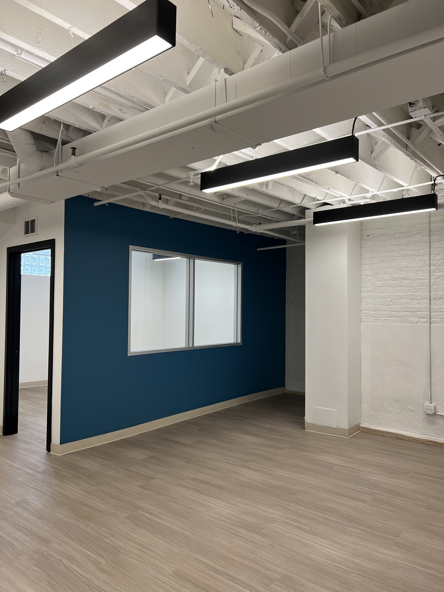 4410 N Ravenswood Ave, Chicago, IL for lease Interior Photo- Image 1 of 10