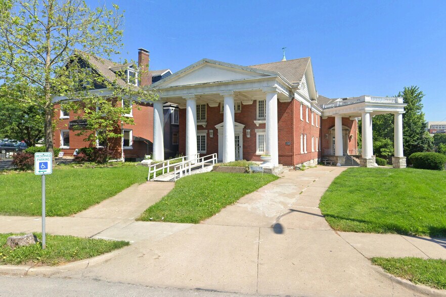 204 W Linwood Blvd, Kansas City, MO 64111 Office for Lease