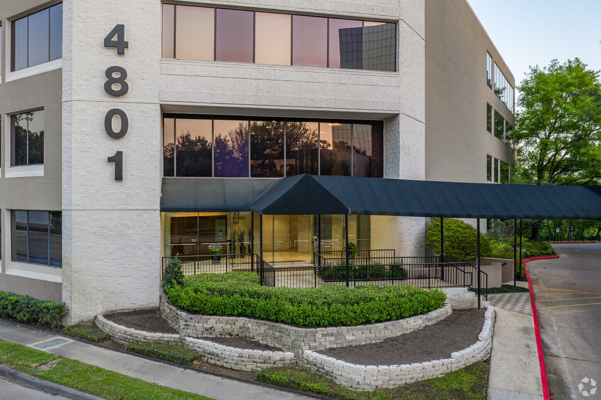 4801 Woodway Dr, Houston, TX 77056 Woodway Center