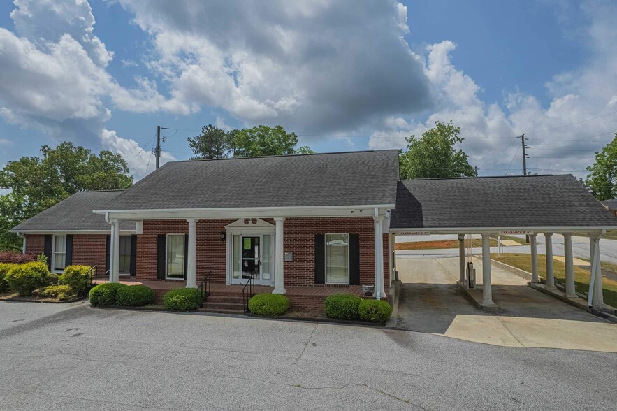 108 E Currahee St, Toccoa, GA for sale - Building Photo - Image 1 of 23