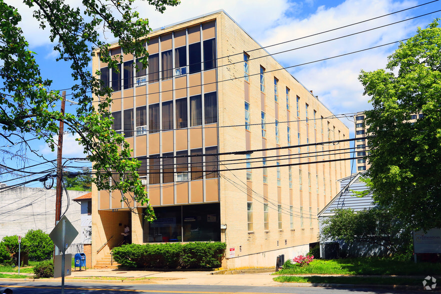 817 Silver Spring Ave, Silver Spring, MD for lease - Primary Photo - Image 1 of 3