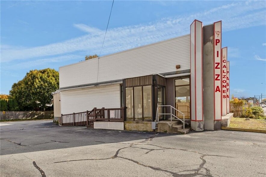 2792 Pawtucket Ave, East Providence, RI for sale - Building Photo - Image 1 of 27