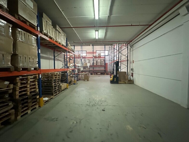 Industrial in Móstoles, Madrid for sale - Interior Photo - Image 3 of 14