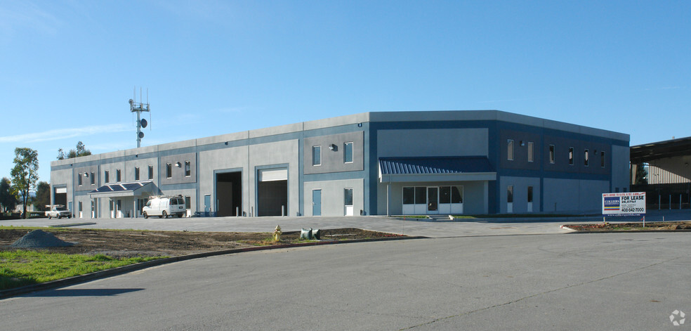 530 Rossi Ct, Gilroy, CA for lease - Building Photo - Image 3 of 12