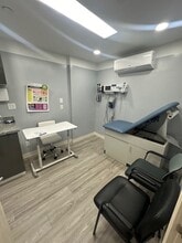 401 Ditmas Ave, Brooklyn, NY for lease Building Photo- Image 2 of 9