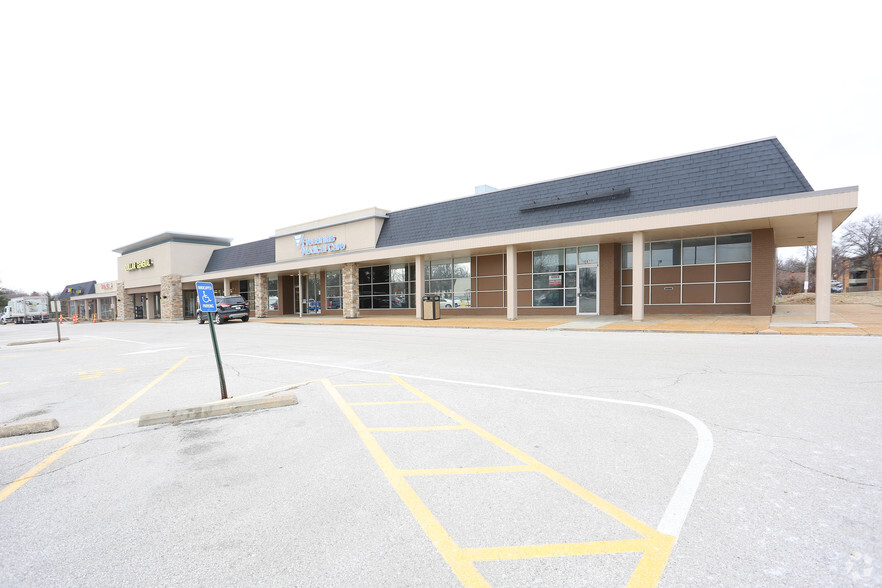 6801-6877 Parker Rd, Florissant, MO for lease - Primary Photo - Image 1 of 17