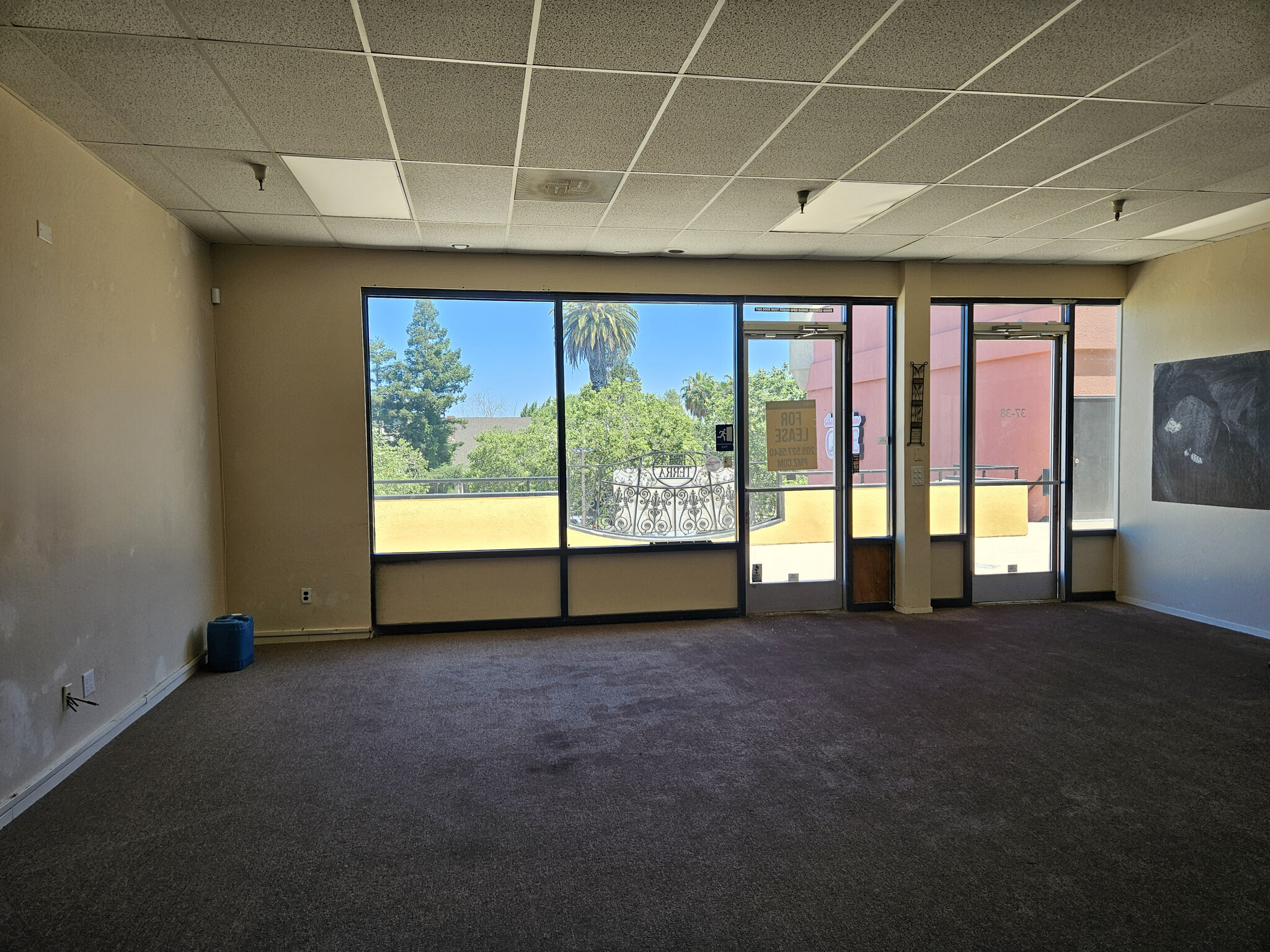 1110 W Kettleman Ln, Lodi, CA for lease Interior Photo- Image 1 of 7