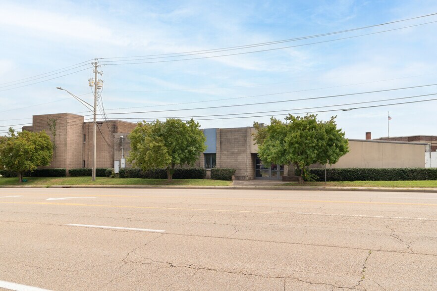 720 Hall of Fame Dr, Knoxville, TN for lease - Building Photo - Image 1 of 6