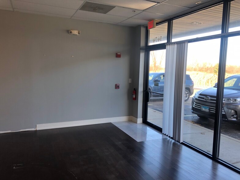 1470-1498 Main St, Antioch, IL for lease - Building Photo - Image 3 of 6